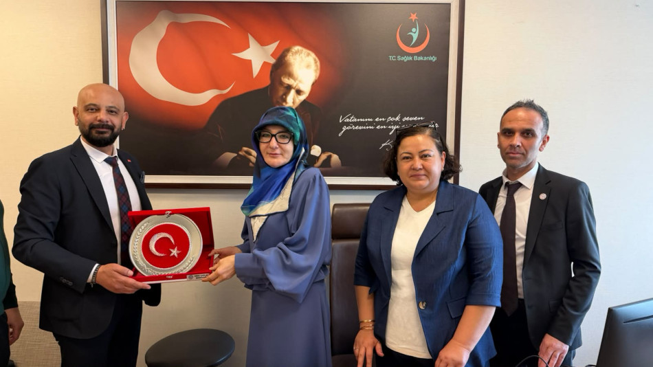 HASTA ÇALIŞAN HAKLARI VE GÜVENLİĞİ DAİRE BAŞKANLIĞI, ENGELLİ HİZMETLERİ DAİRE BAŞKANI DR. FATIMA ŞAHİN İLE KAMU SAĞLIK TESİSLERİ RUHSATLANDIRMA DAİRE BAŞKANI DR. AVŞAR ASLAN'A ZİYARET